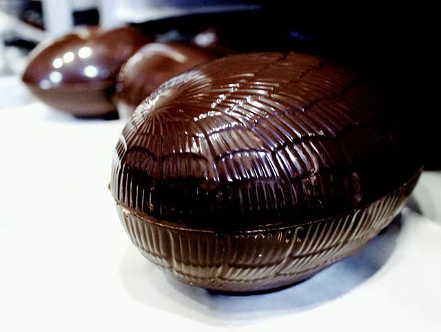 In the works, very large chocolate eggs 🐣🧺🌷 .
.
.
.
.
.
.
.
#chocolate #darkchocolate #chocolateeggs #easter #springtreats #chocolatier #locallymade #louisville #louisvillelove #cellardoorchocolates
